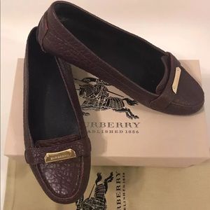 Burberry flats size 38